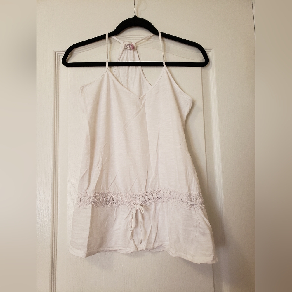 Small women's Ardene white tank top with cute waist belt